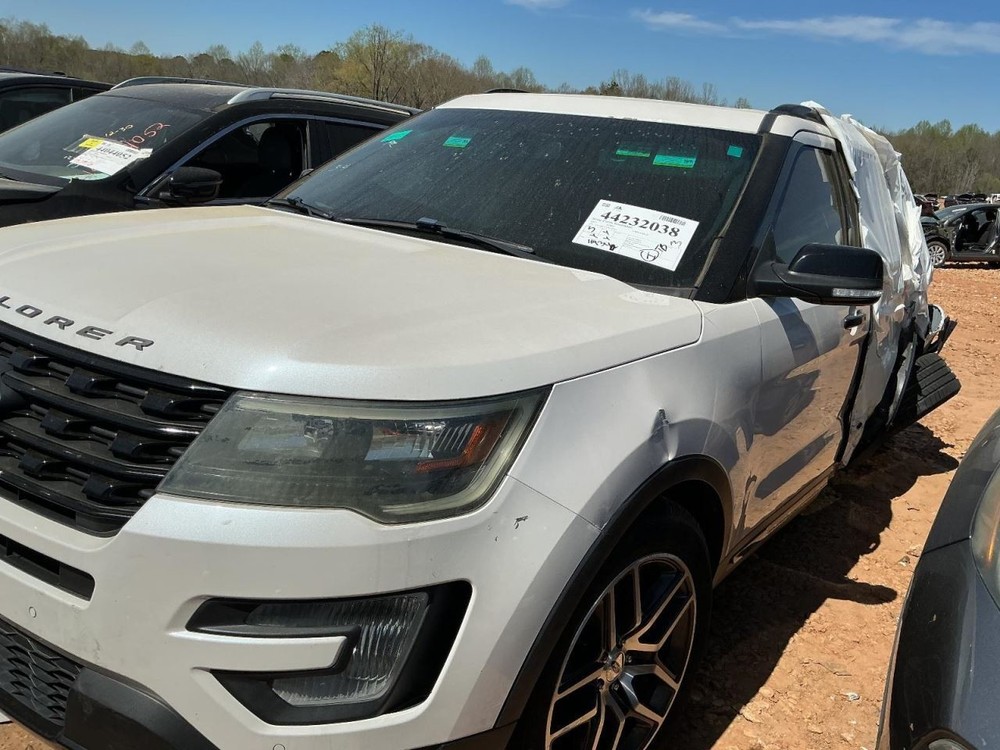 EXPLORER 2017 Glove Box 5011969