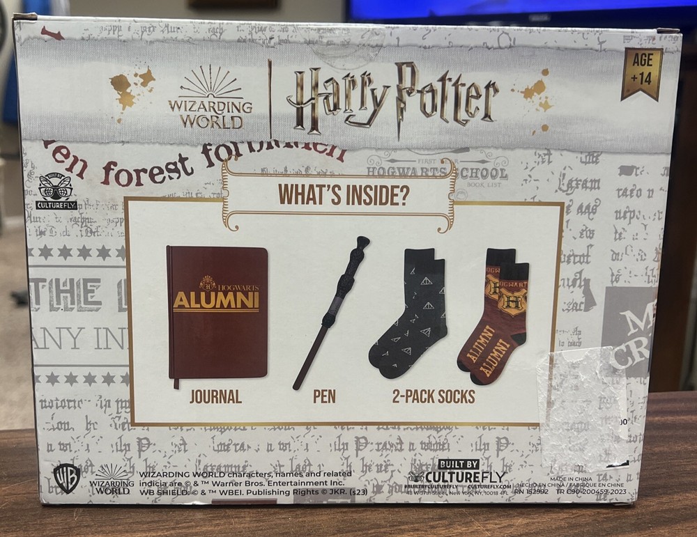 Harry Potter Stationery & Socks Bundle Set