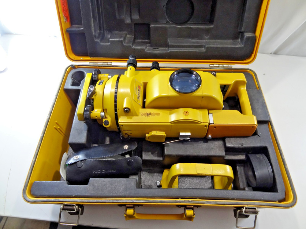 Topcon GTS-2 Surveying Total Station & Case Untested