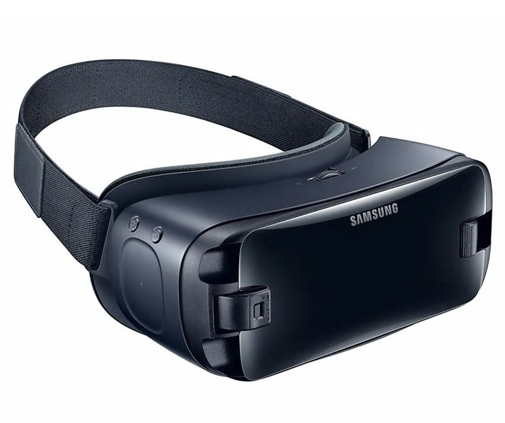 Samsung Gear VR Headset with Controller Powered by Oculus SM-R3250