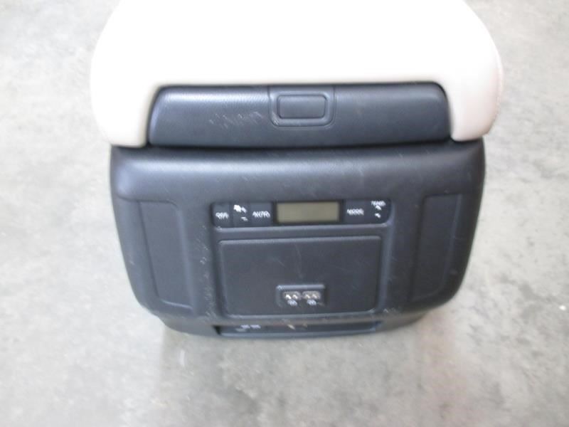 ARMADA 2017 Console Rear 150985