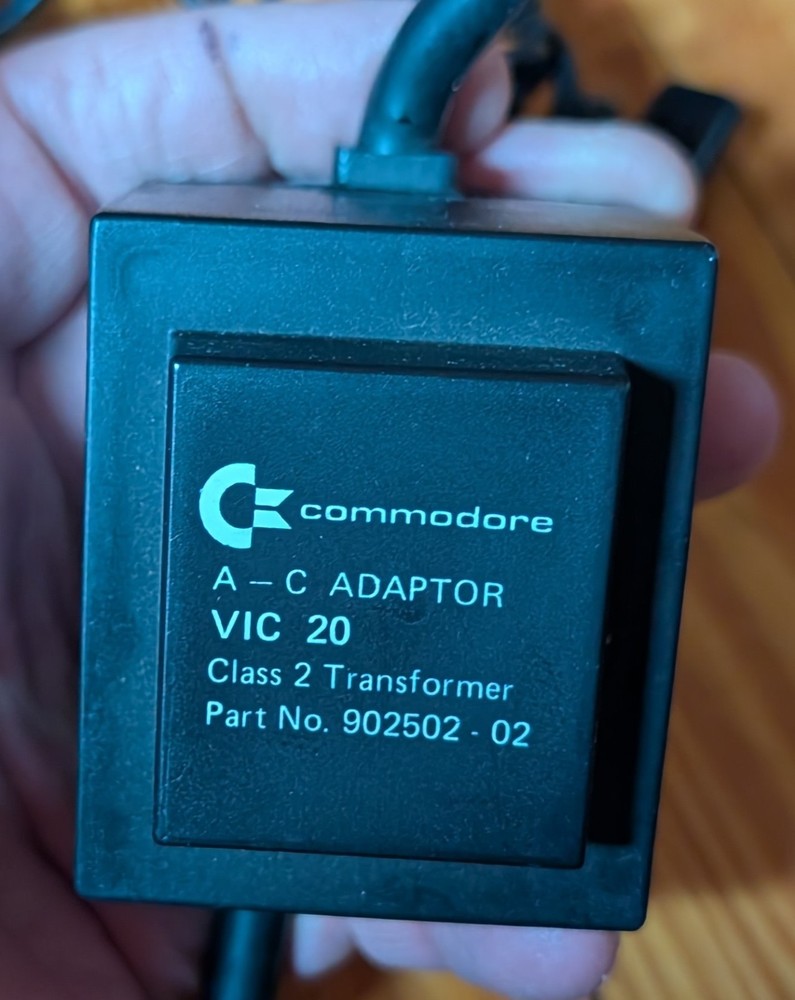Commodore VIC-20 Computer In Box, Powercords, Manual, Dustcover, & All Inserts