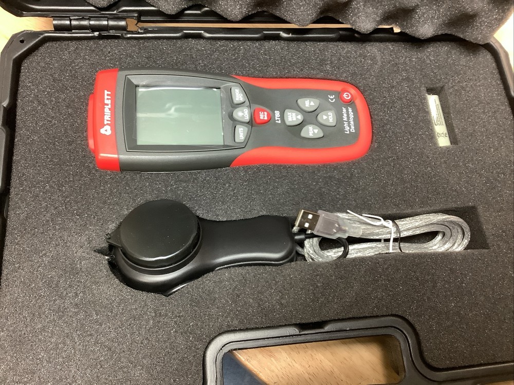 TRIPLETT Light Meter/Datalogger