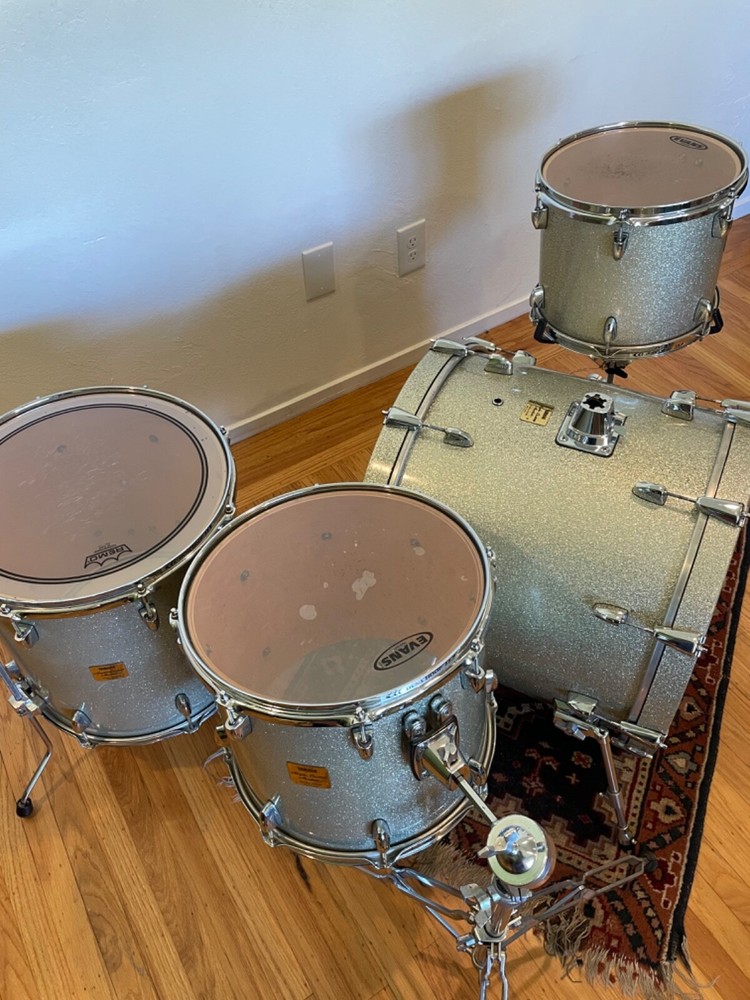 Yamaha Maple Custom Absolute Silver Sparkle Kit