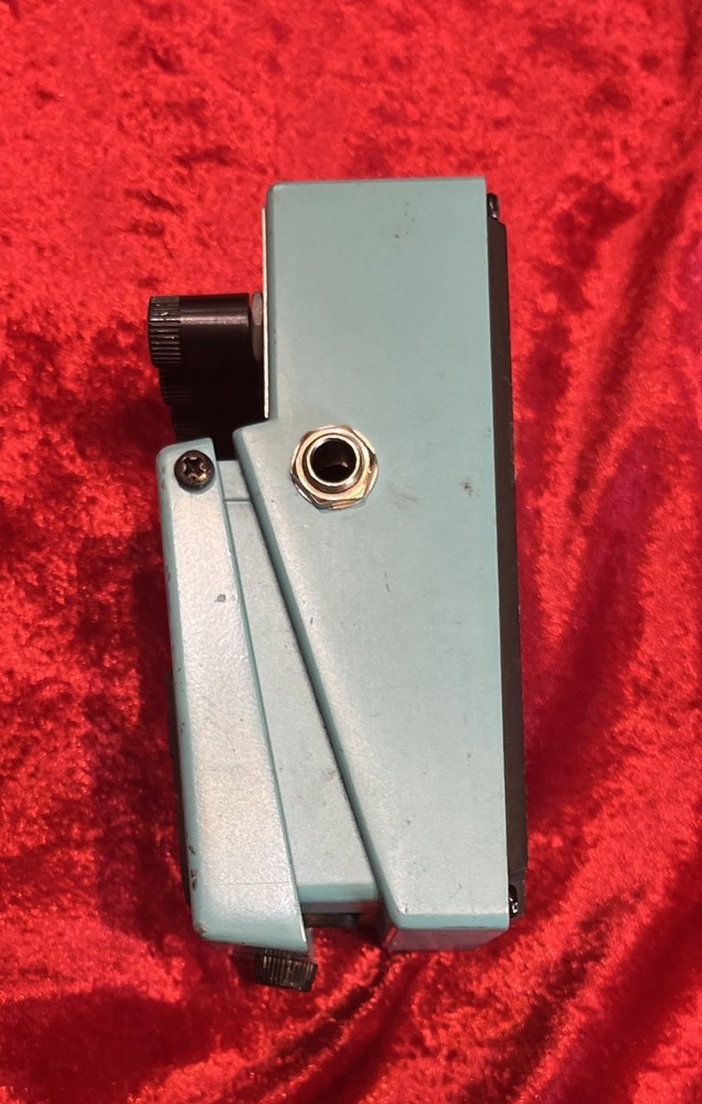 BOSS Bass Limiter Enhancer LMB-3