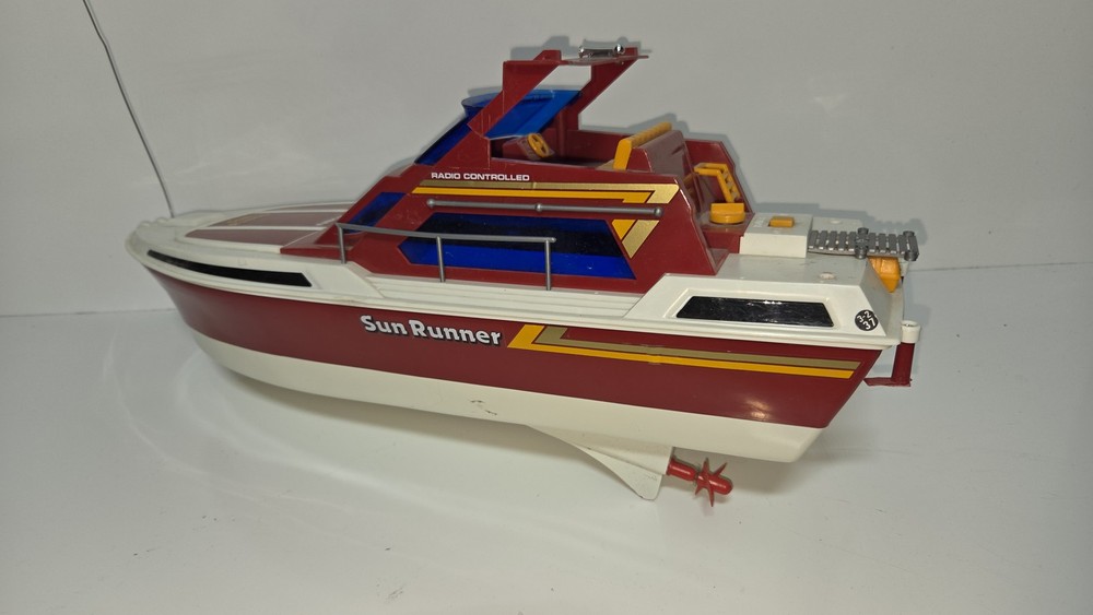 Nikko Sun Runner Remote Control Boat