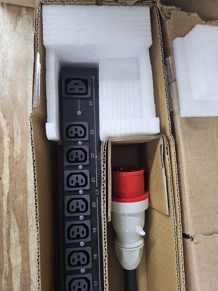 APC APDU9981NA3 Power Supply Unit