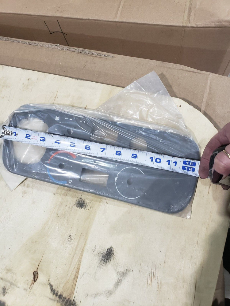 Freightliner 22-46623-044 Climate Control Panel-No Clock, 2 Dome Lamp Switch