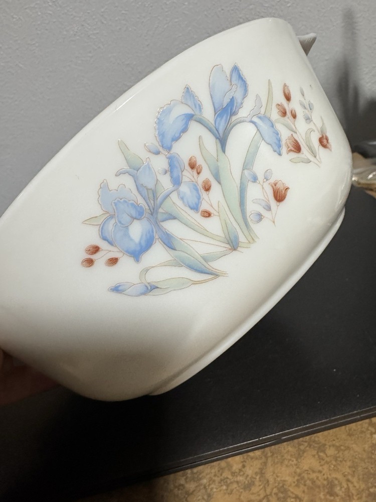 Vintage Pyrex England Bowl With Handles