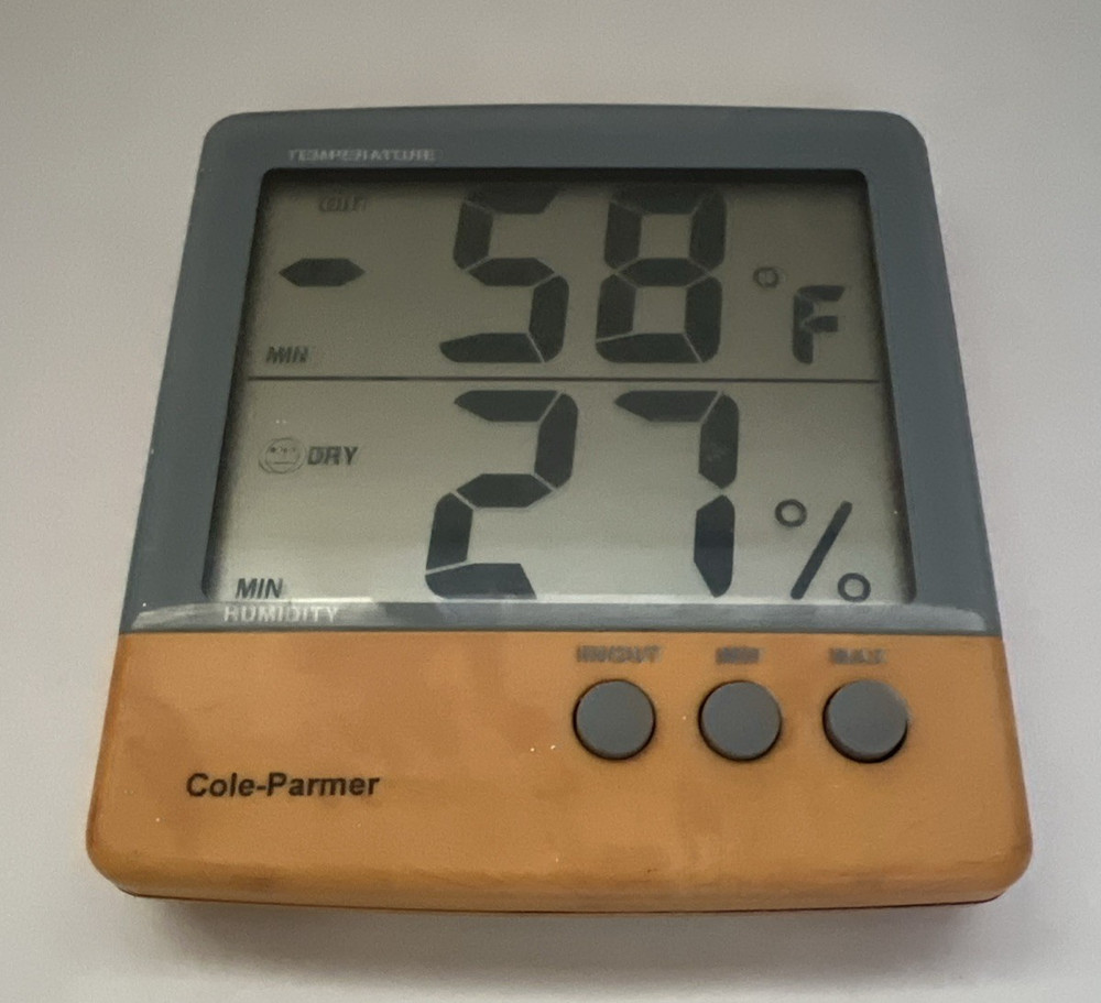 Cole Parmer 83313-86 Traceable General-Purpose Digital Thermometer