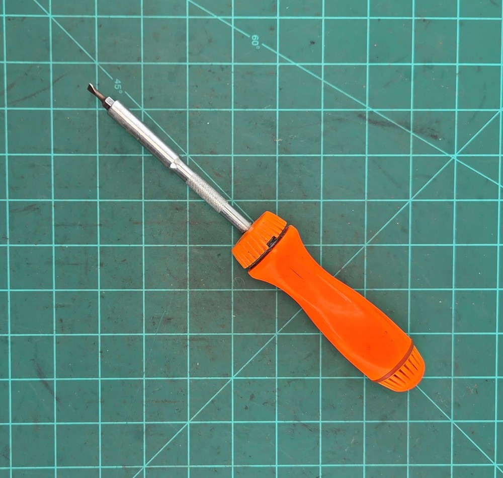 Snap On Tools SSDMR4A Ratcheting ORANGE Original Handle Screwdriver w/ Bits