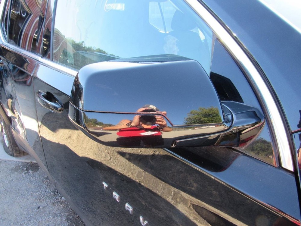 TRAVERSE 2019 Glove Box 1076809