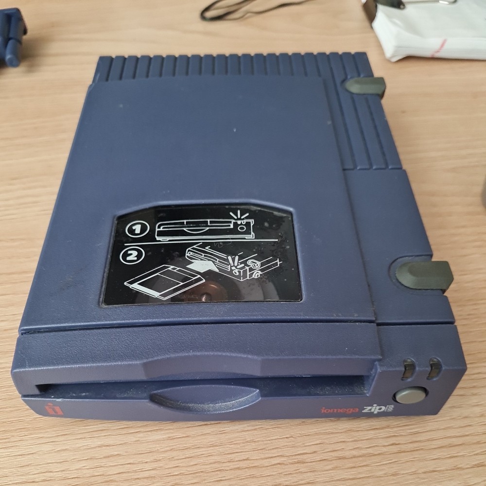 Iomega Z100P2 ZIP 100 25-Pin Parallel External Floppy ZIP Drive - UNTESTED READ
