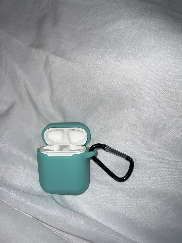 Apple airpod First Generation charging case only