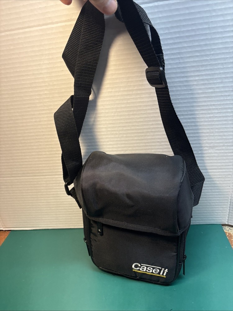 Case It CD Disc Black 7" Zippered Case Wallet Strap Pocket For CD Player