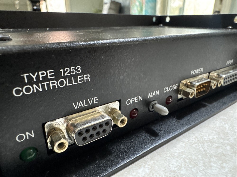 38052 MKS TYPE 1253, THROTTLE VALVE CONTROLLER 1253D