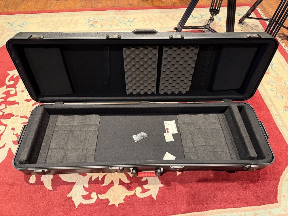Gator GTSA-KEY88D TSA ATA Extra Deep 88 Note Keyboards Case with Wheels - Black