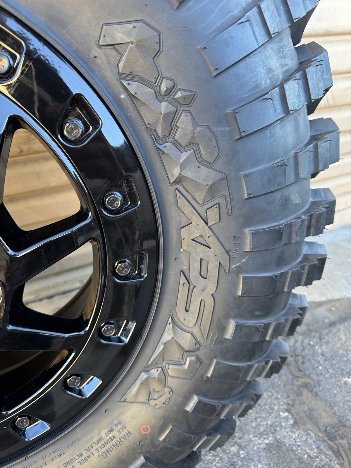 2026 CAN AM MAVERICK R XRC WHEEL TIRE 35x10x16 BEADLOCK XPS HAMMER KING (1)