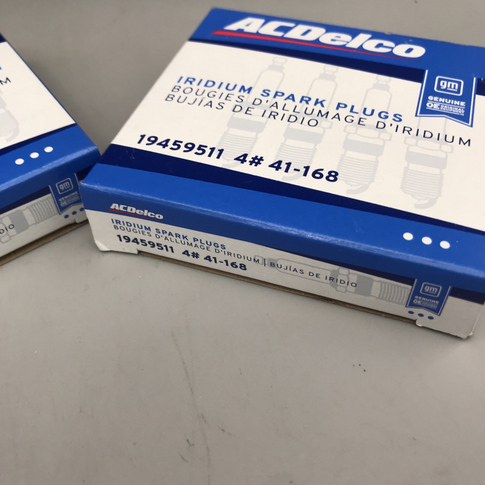 Set Of 8 Genuine GM Spark Plug 19459511 41-168 Brand New