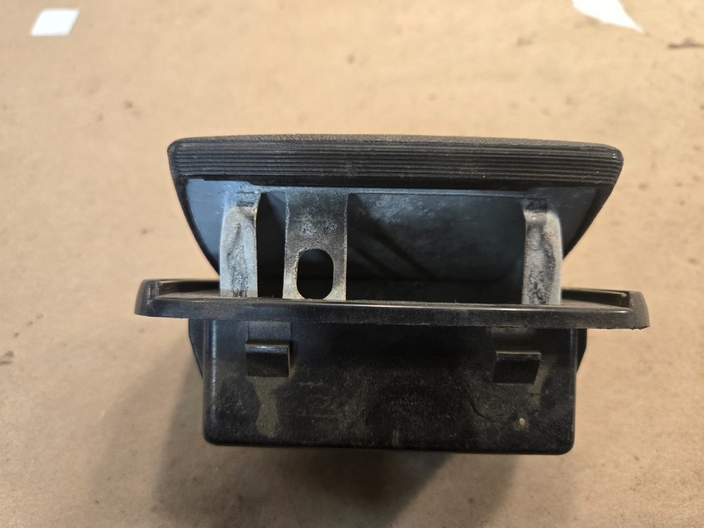 Triumph TR7 Ashtray YKC970