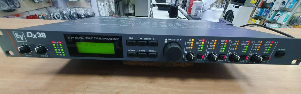ELECTRO-VOICE EV DX38 24 BIT DIGITAL SOUND SYSTEM PROCESSOR