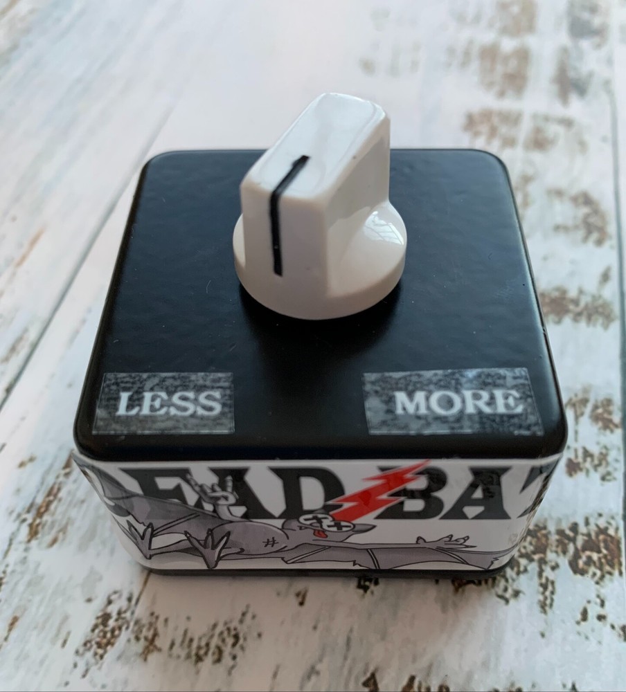 Alchemy Audio "Dead Bat" Dying 9 Volt Battery Simulator Effect Pedal Voltage Sag