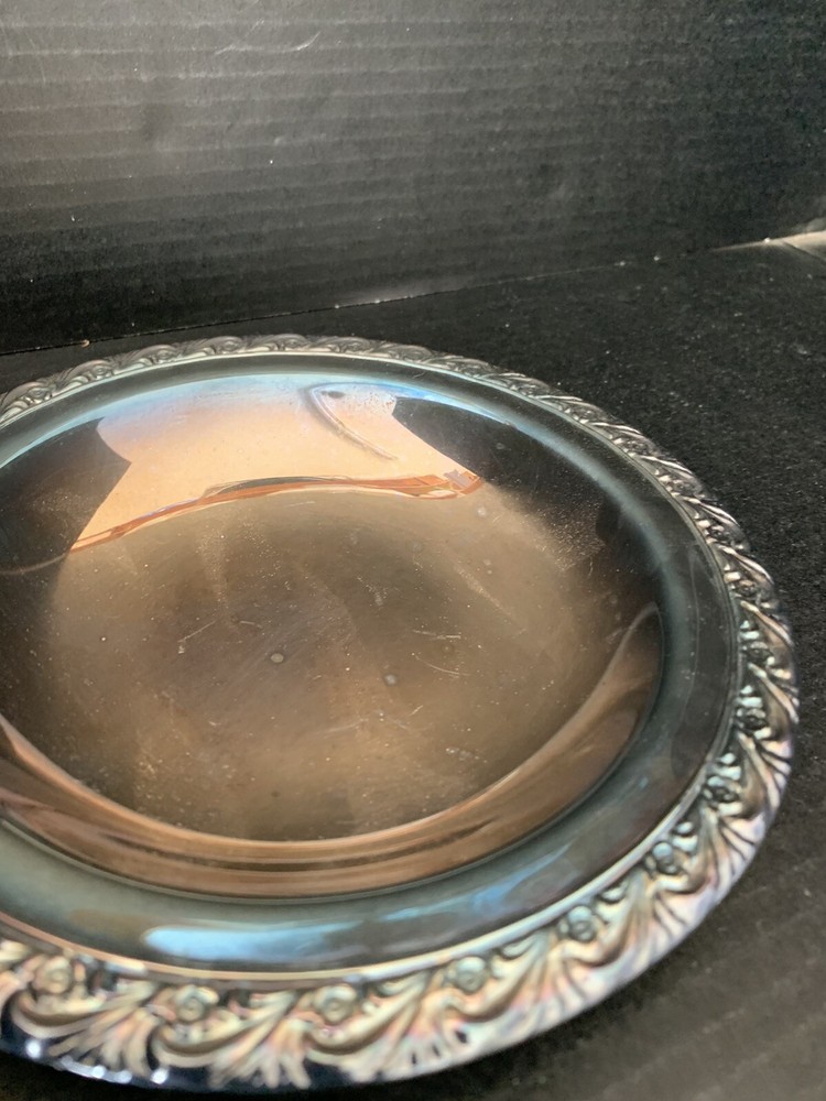 Wm Rogers 748 Round Candy Mint Nut Silver Plate Bowl Dish 7.5 in diameter VTG