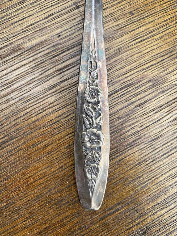 Wm Rogers & Son 1952 Fork “PRIMROSE PATTERN “ Beautiful !