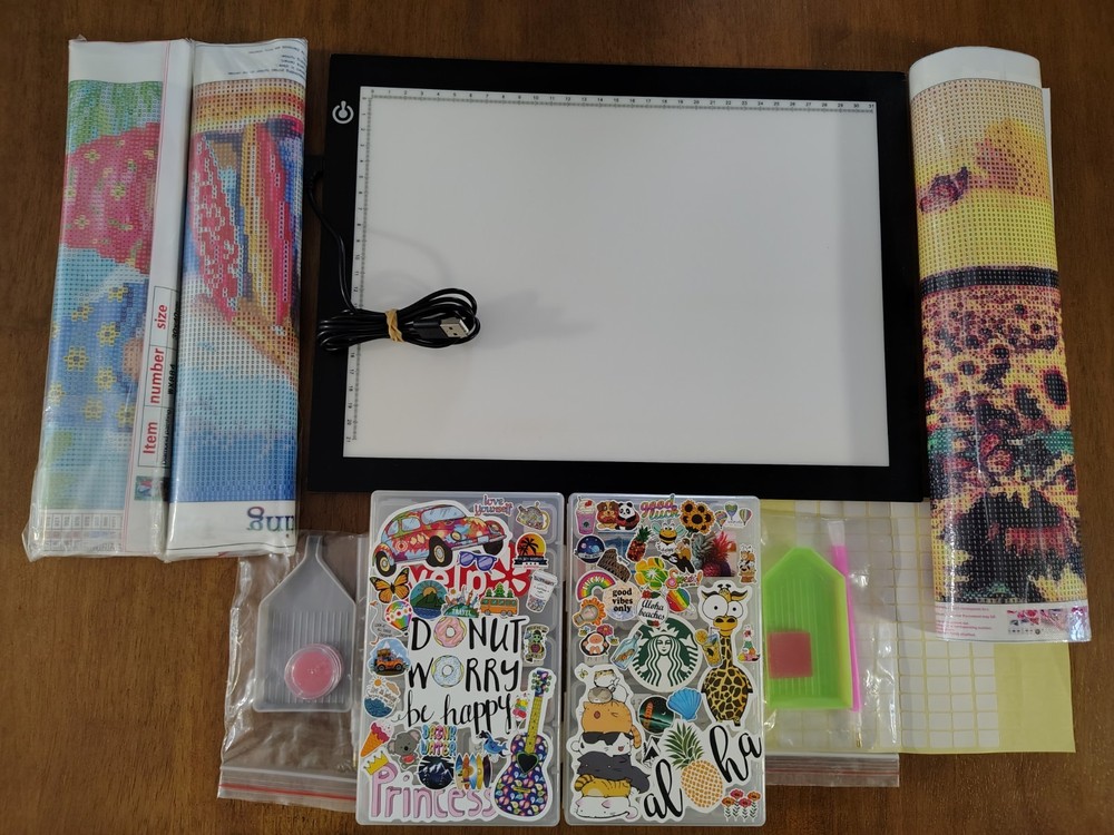 Diamond Painting Lot with Light Pad