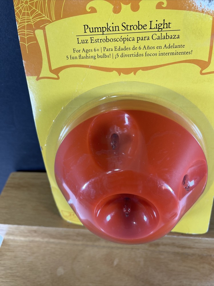 Pumpkin Strobe Light Effect Fast Flashing LED's Jack O Lantern, Halloween