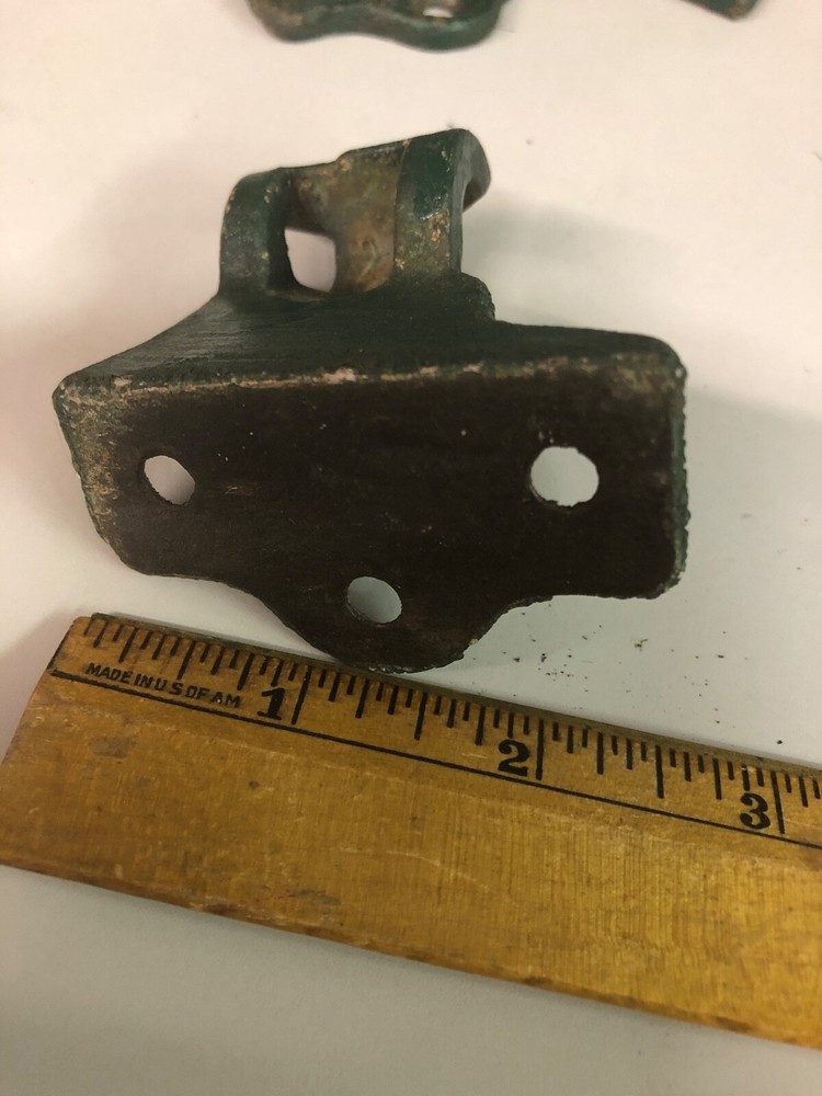 3 pieces cast iron shutter brackets (3499)