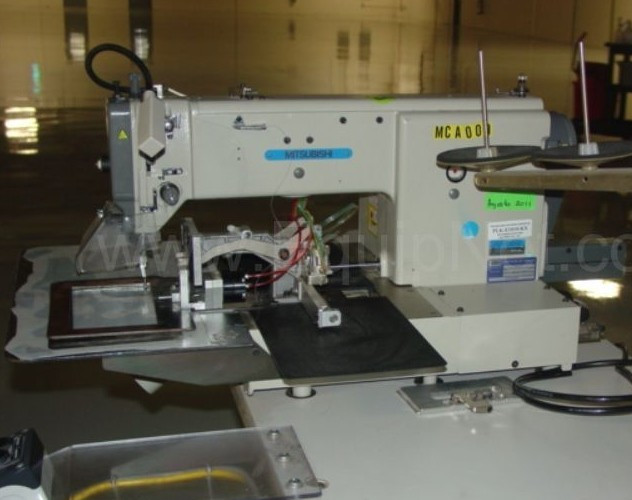 MITSUBISHI PLK-E1010 - PROGRAMMABLE PATTERN SEWING MACHINE - 100MM X 100MM