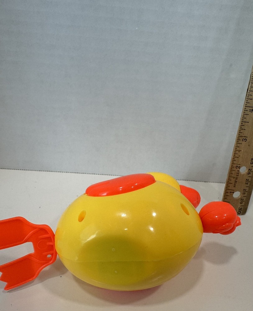 Swimming Duck Pull String Bath Toy