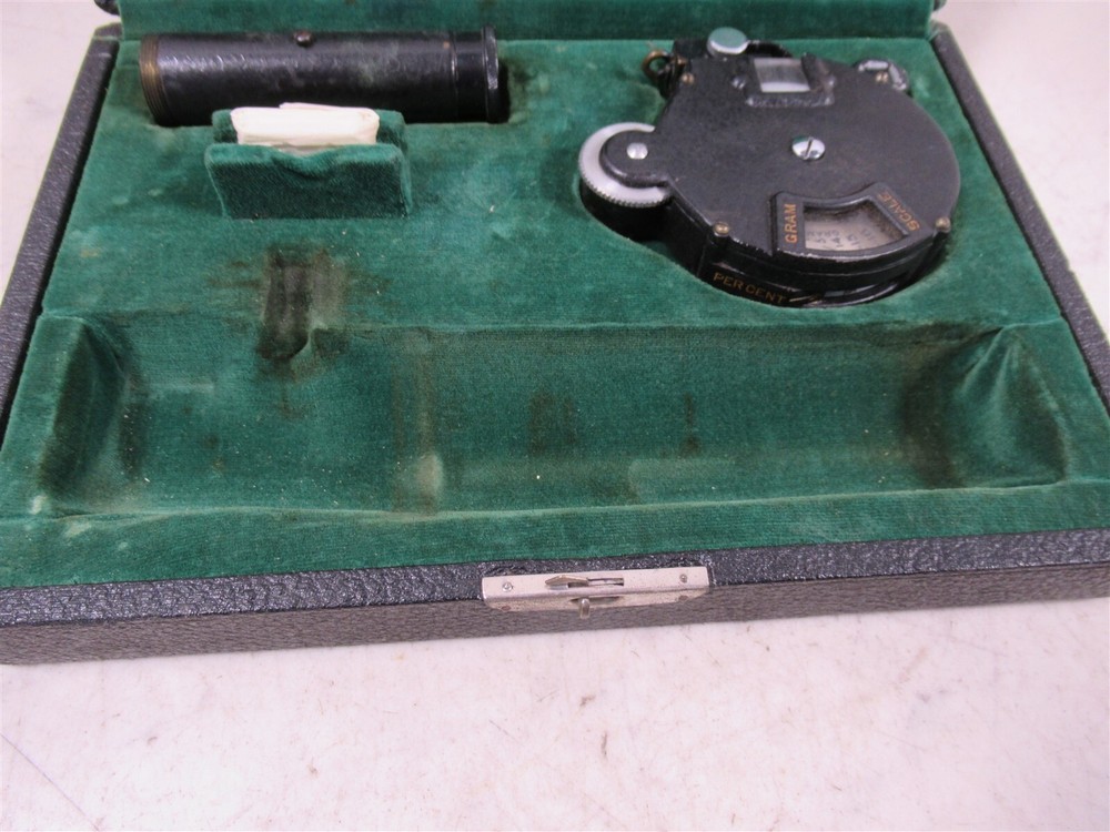 Vintage The Dare Hemoglobinometer Rieker Instruments with Case