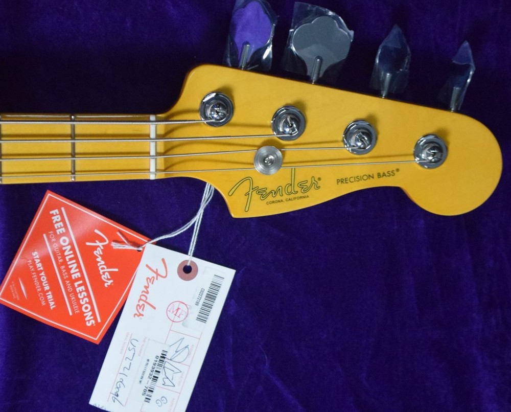 Fender AM Pro II Precision, Olympic White / Maple