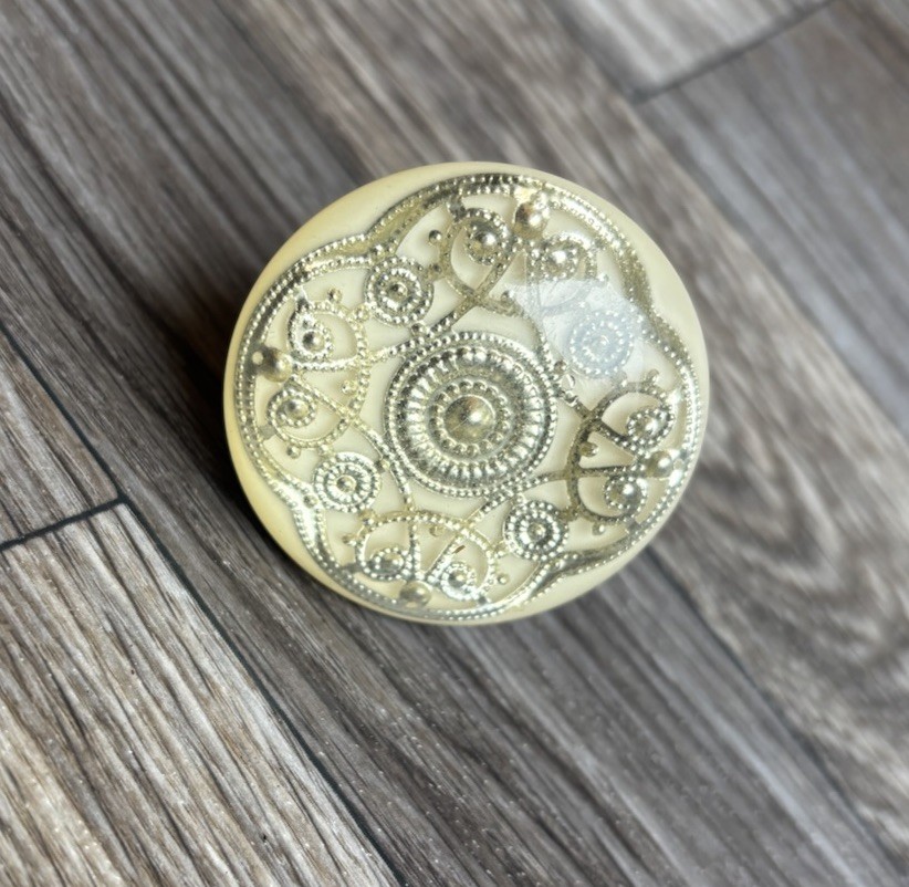 Set Of 2 Gold Filigree Designed Knobs Drawer Pulls Hardware Vintage Style 2”