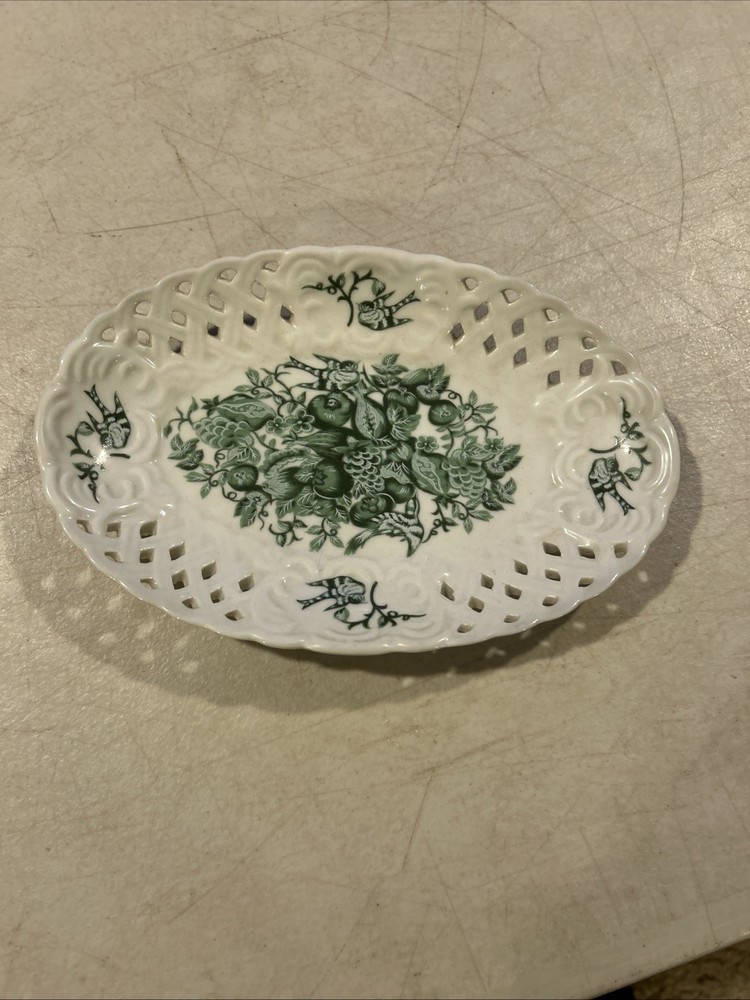 Porcelain dish