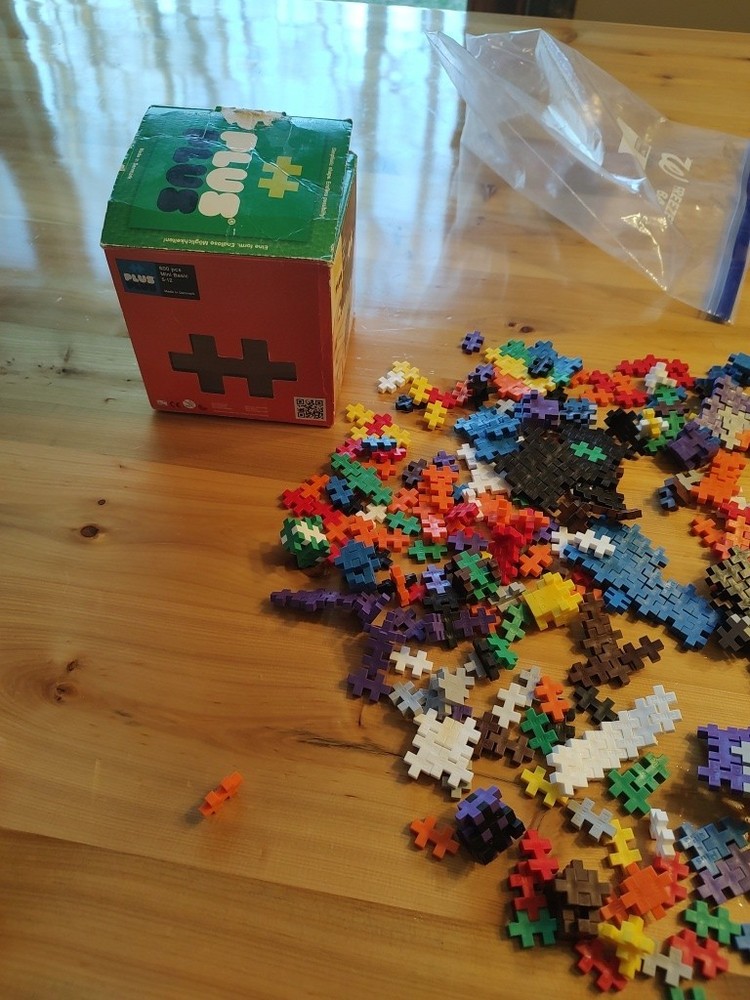 Authentic PLUS PLUS Mini Basic Building Shape 542 Assorted Colored Pieces