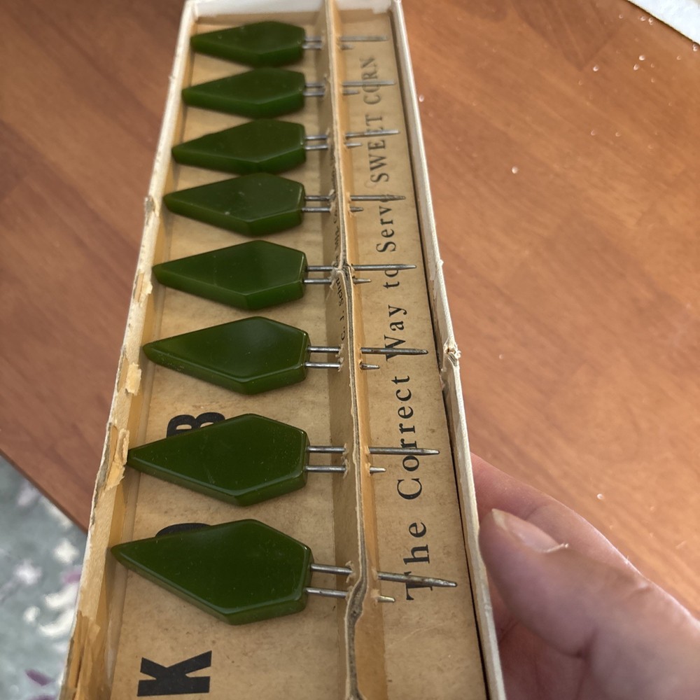 Bakelite Kob-Knobs Set In Original Box Green Set Of 8