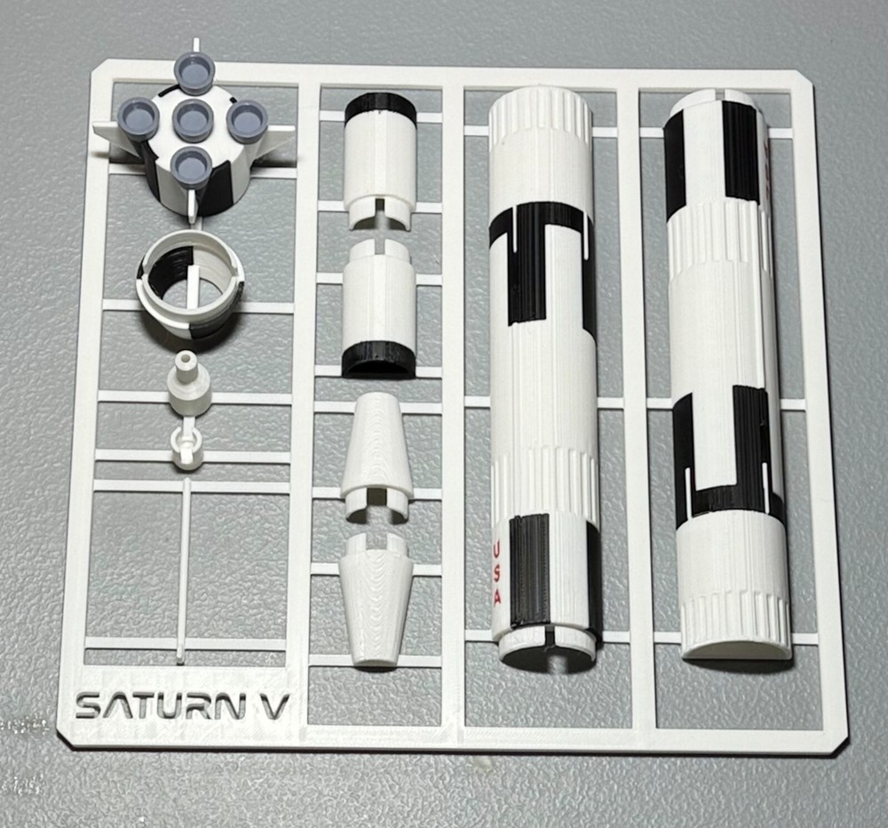 Saturn V Model Rocket Kit