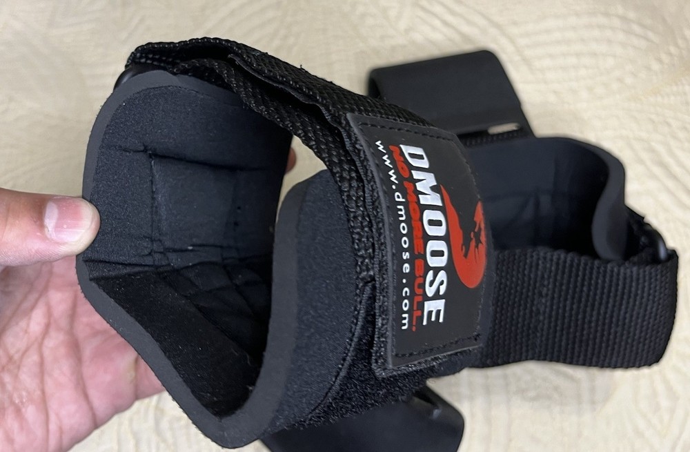 DMoose Weight Lifting Hooks Pair Black