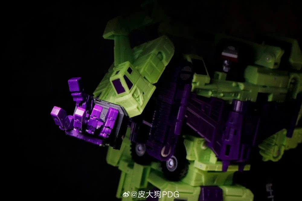 NEWBEE NB-02 Devasation‘s Hand Upgrade Kit For SS86 Devastator ABS Accessories