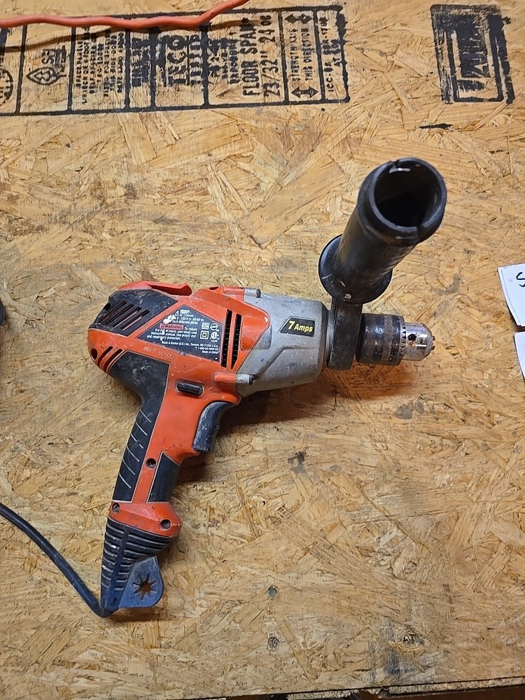 BLACK & DECKER 7 Amp 1/2" High-Torque Drill DR550 (SC8)
