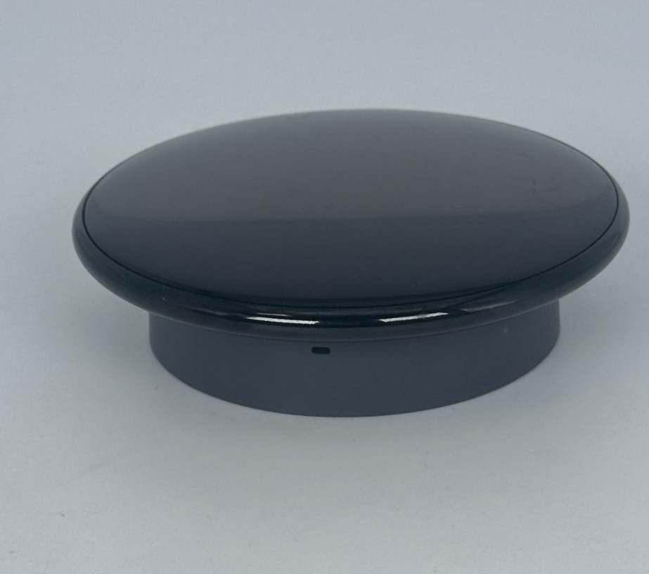 Google Nest Learning Thermostat 4th Gen–Used–Mirror Scratches–Wall Base