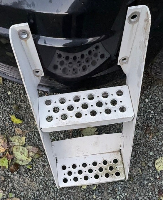 2013 Kenworth T680 13" Frame Step