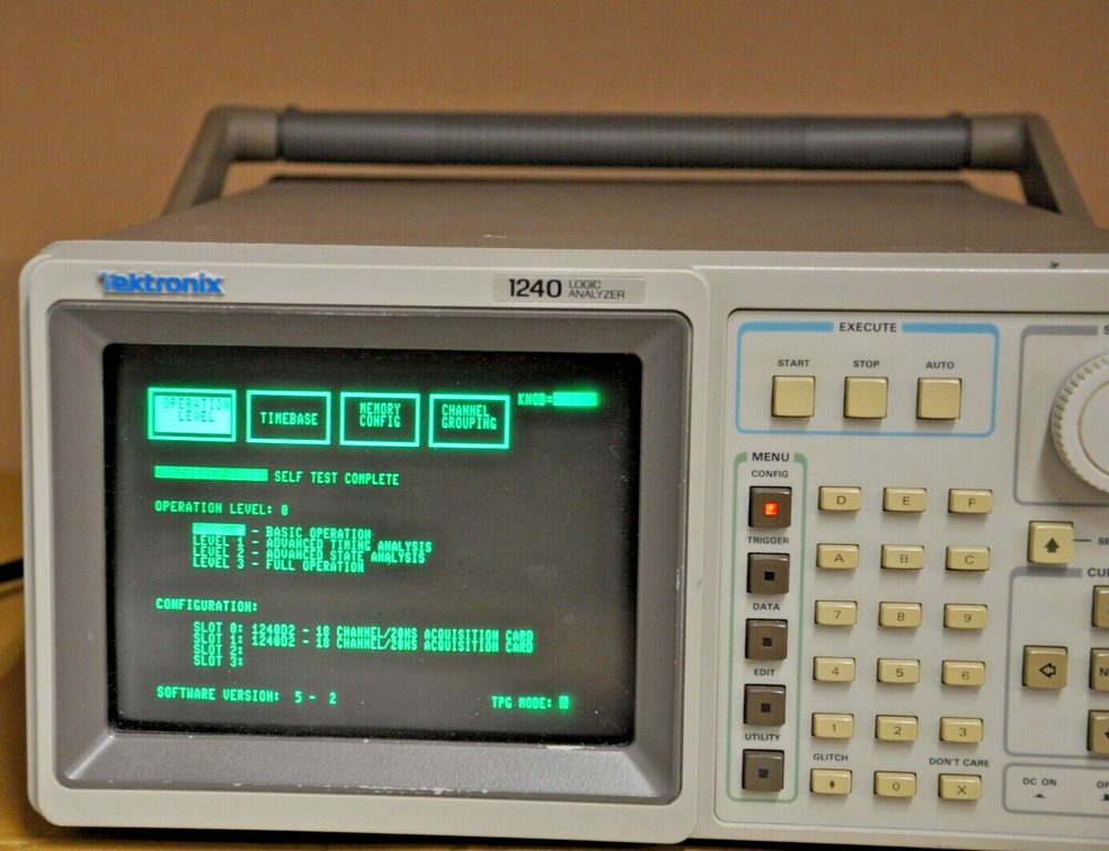 TEKTRONIX 1240 LOGIC ANALYZER FOR PARTS ONLY