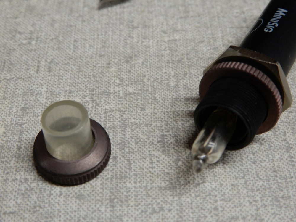 Engineered Electronics MiniSig Sensative Transistorized Indicators (2) NOS R-101