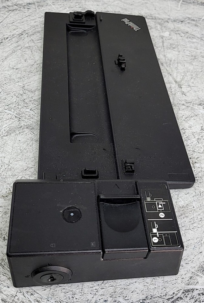 LENOVO 40AJ SD20Z56364 Port Replicator SEE NOTES