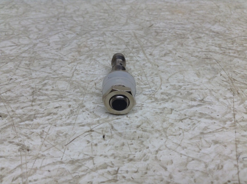 Omron E2A-S08KS02-M5-B1 12-24 VDC Proximity Switch Sensor E2AS08KS02M5B1