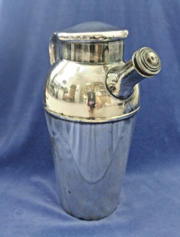 Wm Rogers Silverplate Water Pitcher 10"
